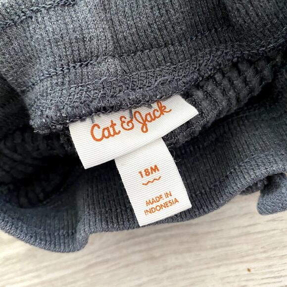 Cat & Jack 2-piece waffle sweatshirt and jogger pants set in Gray 18M - Picture 9 of 10